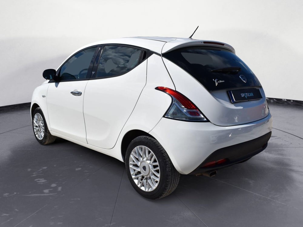 Lancia Ypsilon usata a Catania (4)