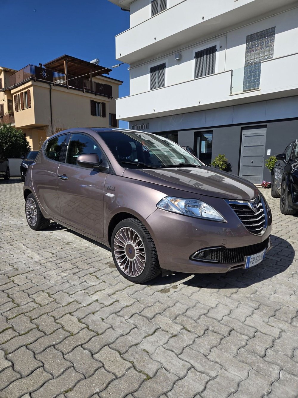 Lancia Ypsilon usata a Macerata