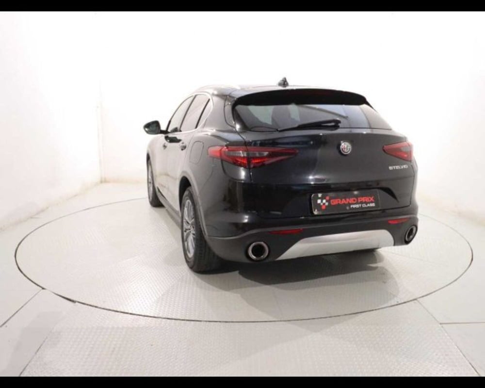 Alfa Romeo Stelvio usata a Bologna (4)