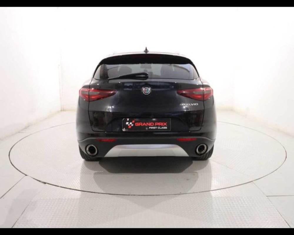 Alfa Romeo Stelvio usata a Bologna (5)