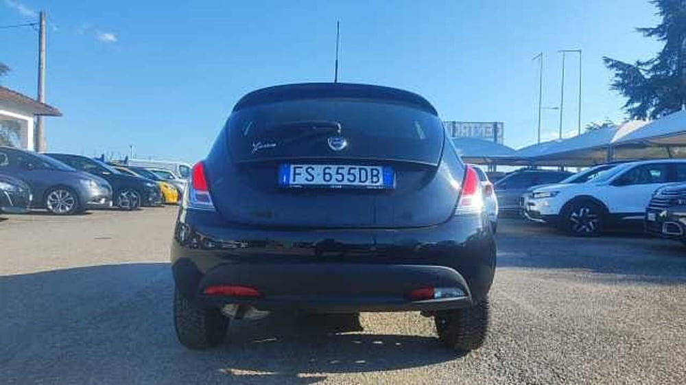 Lancia Ypsilon usata a Firenze (7)