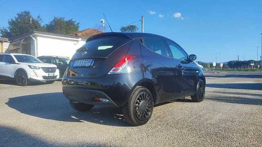 Lancia Ypsilon usata a Firenze (9)