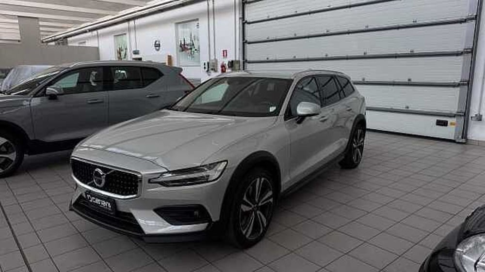 Volvo V60 Cross Country usata a Milano