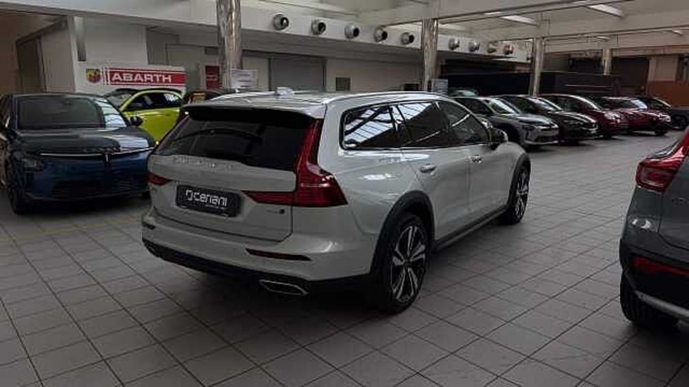 Volvo V60 Cross Country usata a Milano (5)