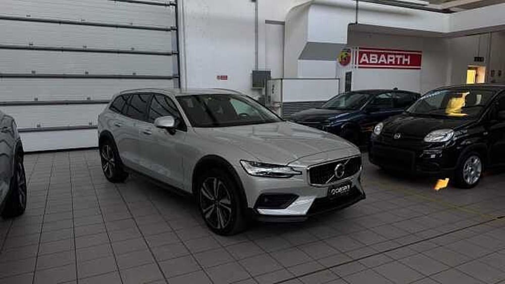 Volvo V60 Cross Country usata a Milano (6)