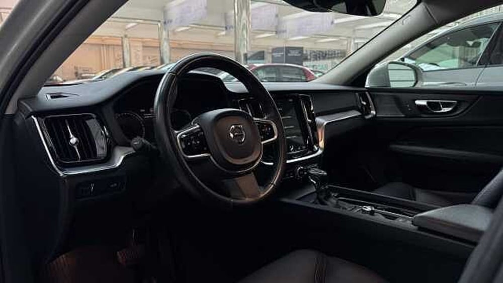 Volvo V60 Cross Country usata a Milano (8)