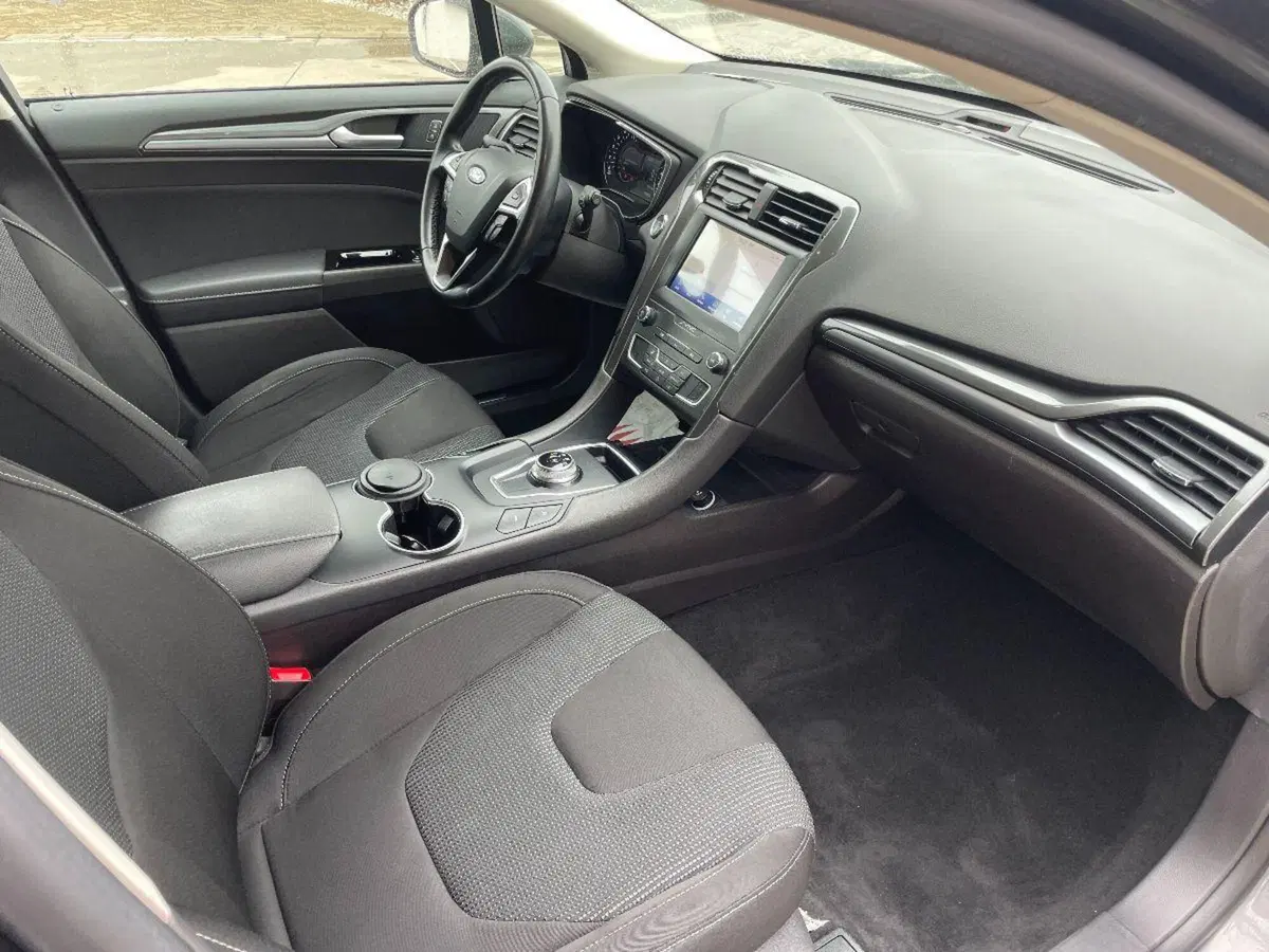 Ford Mondeo Station Wagon usata a Lecce (17)