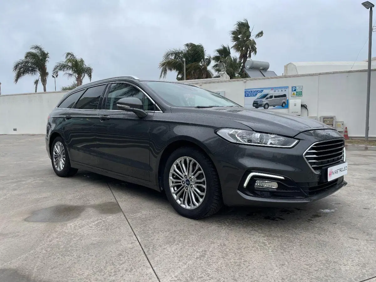 Ford Mondeo Station Wagon usata a Lecce (9)