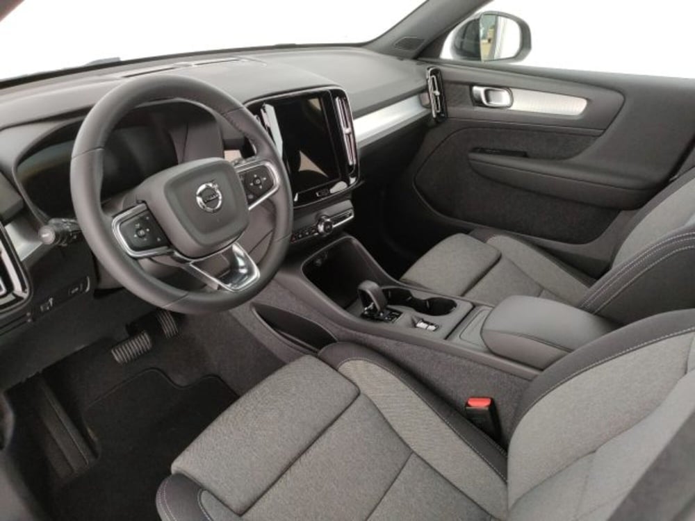 Volvo XC40 nuova a Modena (9)