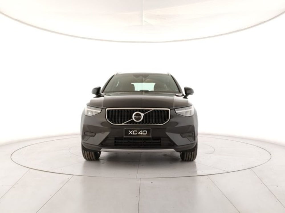 Volvo XC40 nuova a Modena (7)