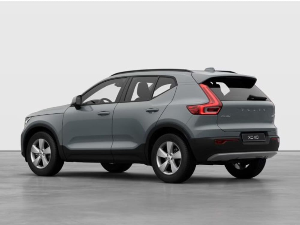 Volvo XC40 nuova a Modena (4)