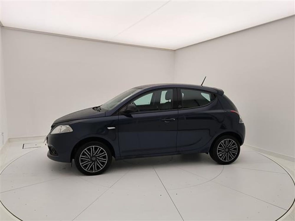 Lancia Ypsilon usata a Milano (4)