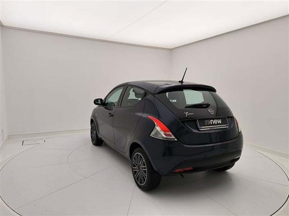 Lancia Ypsilon usata a Milano (5)