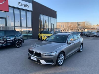 Volvo V60 D4 Geartronic Business Plus  del 2019 usata a Asti