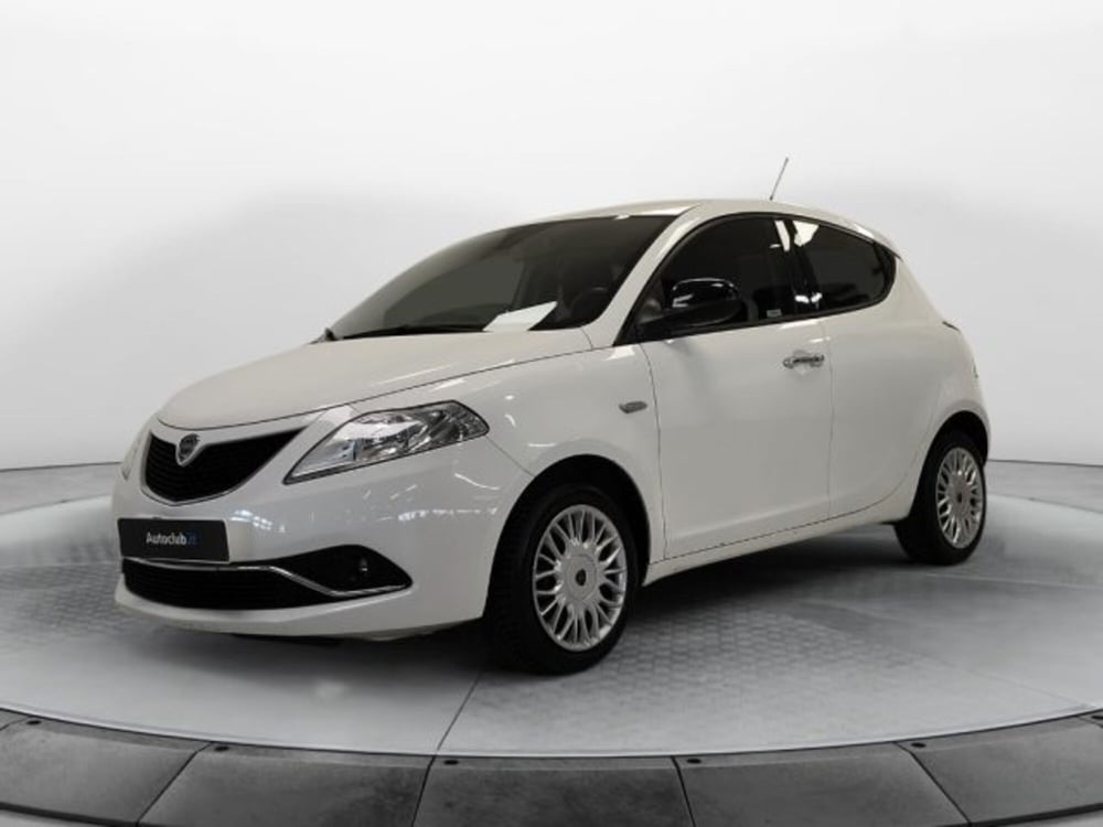 Lancia Ypsilon usata a Modena