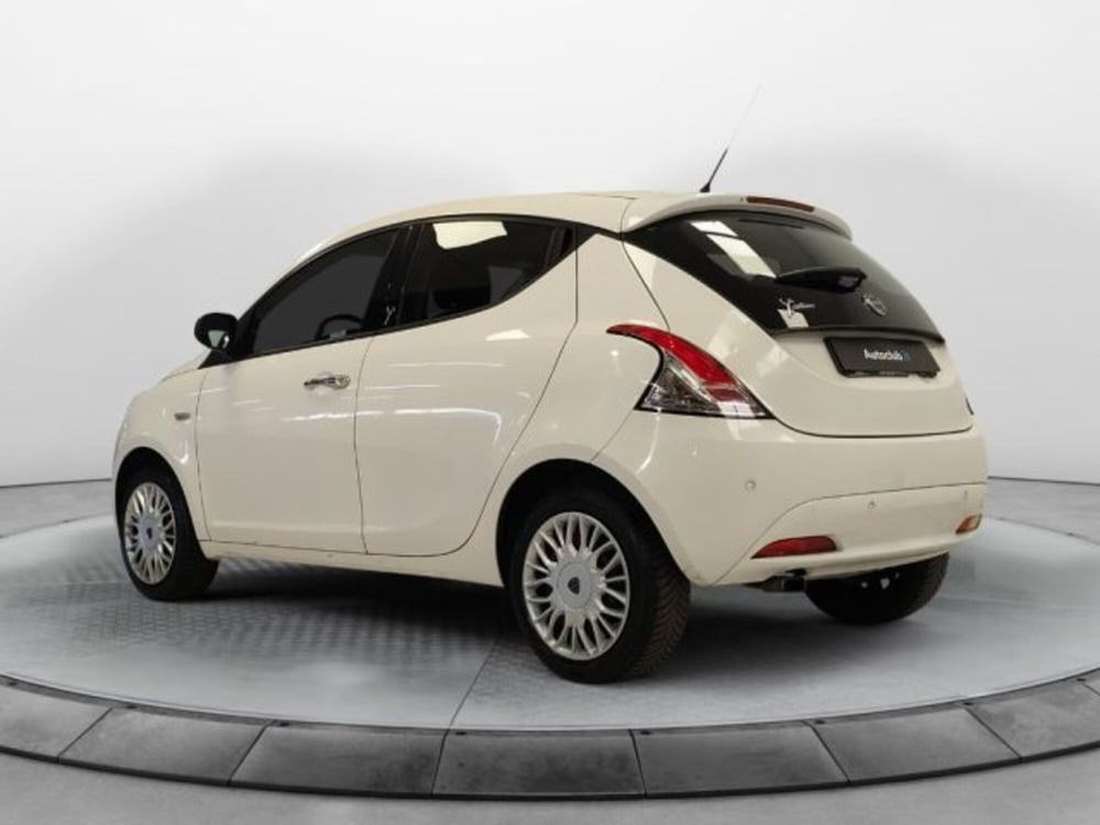 Lancia Ypsilon usata a Modena (18)