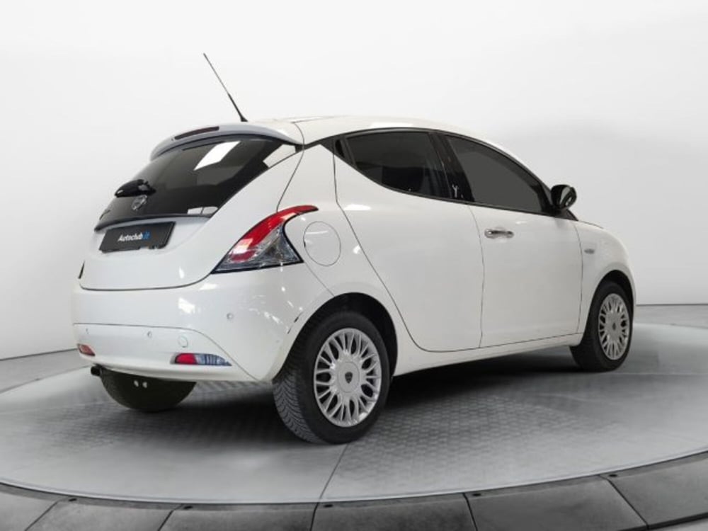 Lancia Ypsilon usata a Modena (2)