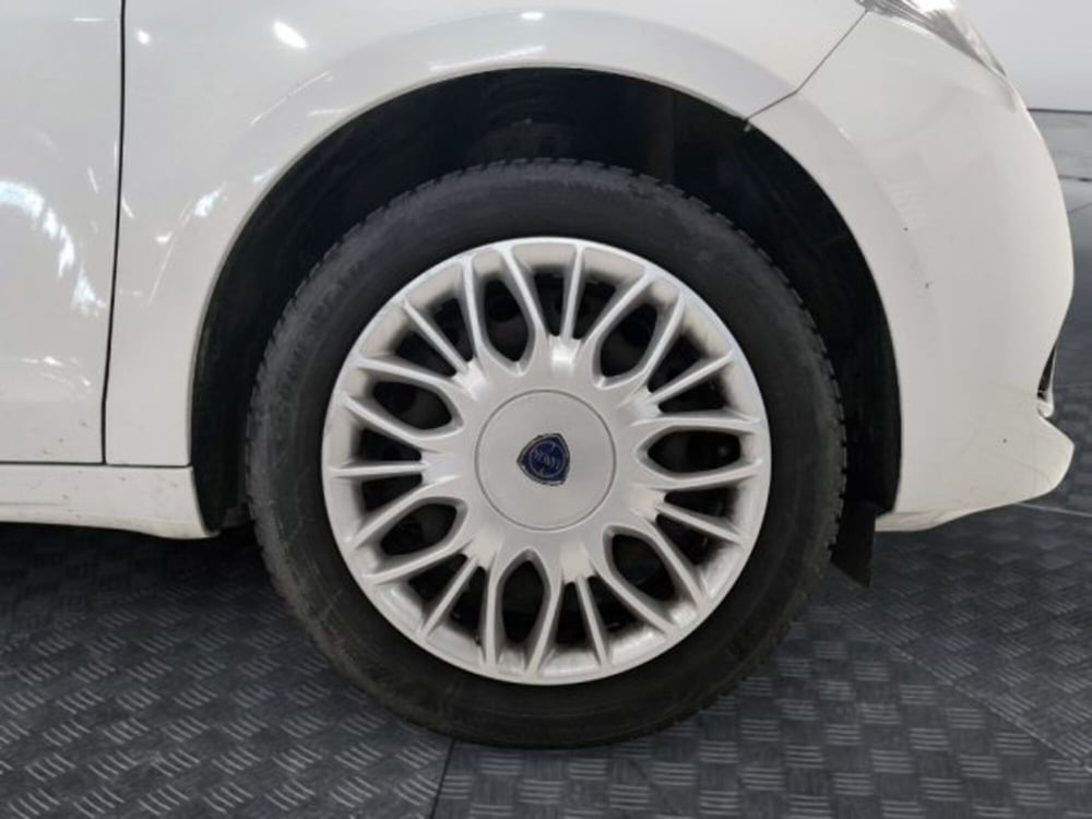 Lancia Ypsilon usata a Modena (5)