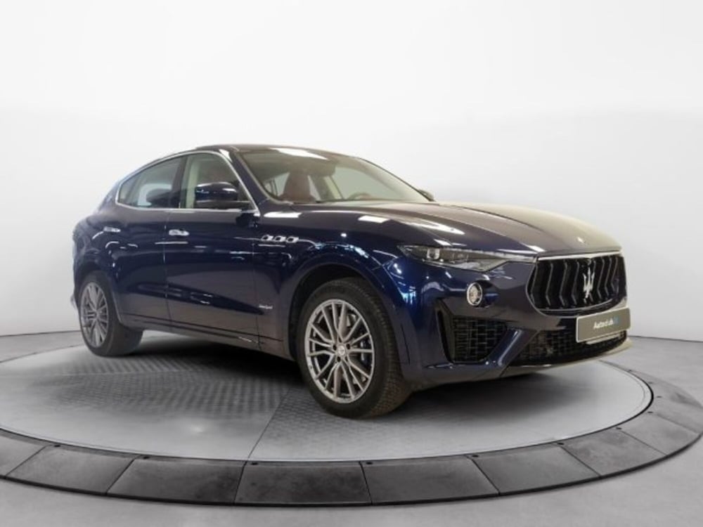 Maserati Levante usata a Modena (16)