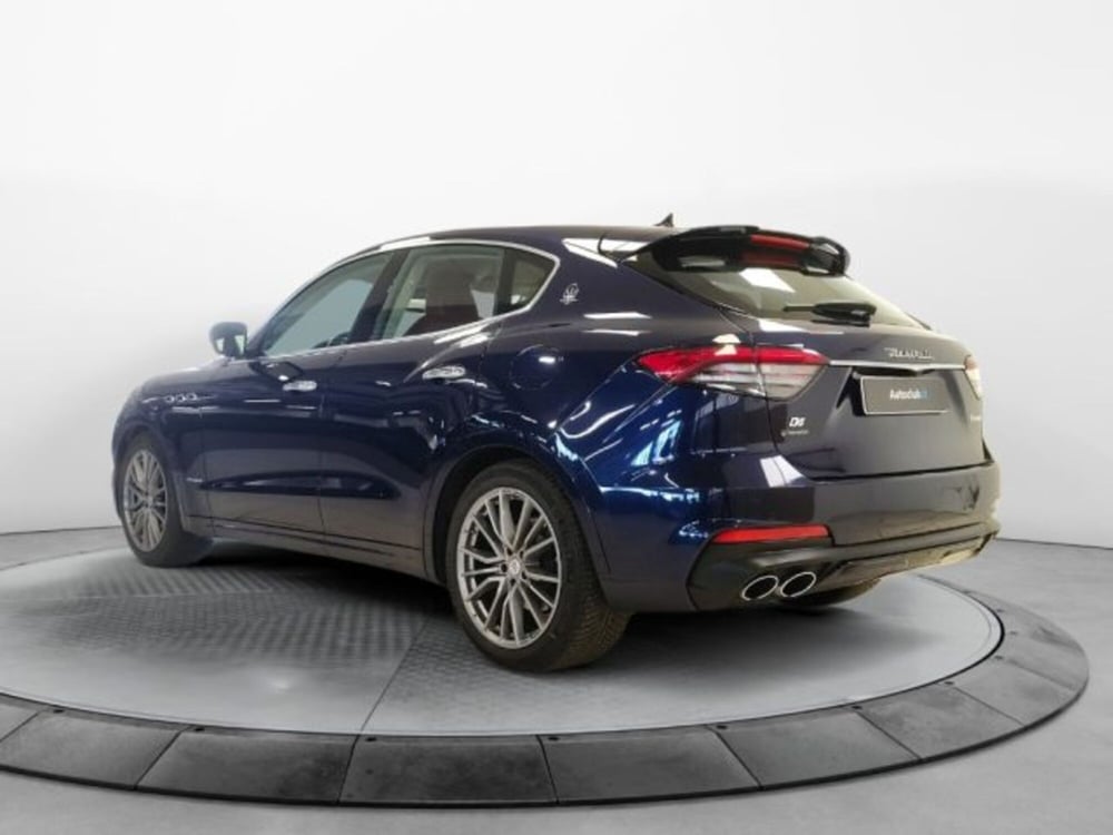 Maserati Levante usata a Modena (18)