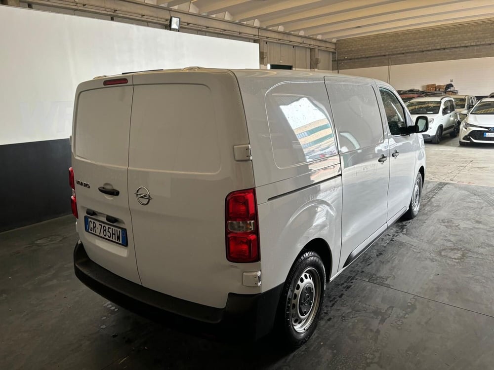 Opel Vivaro Furgone usata a Milano (8)