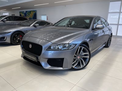 Jaguar XF 2.0 D 180 CV AWD aut. Chequered Flag del 2021 usata a Forli&#039;