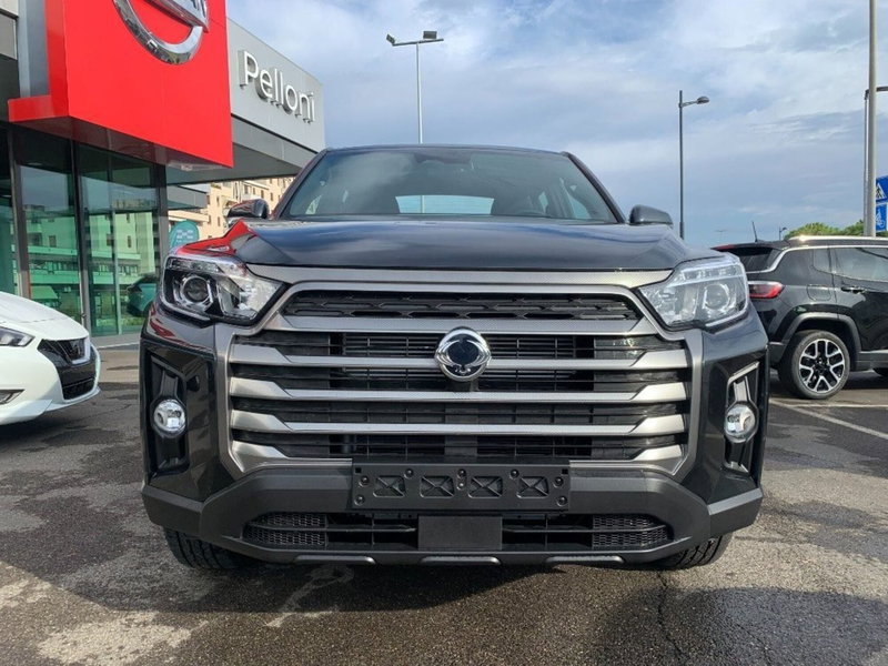 Ssangyong Rexton Sports nuova a Modena (2)