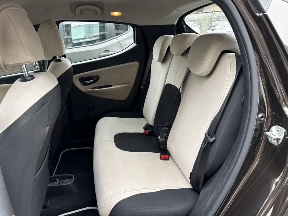 Lancia Ypsilon usata a Torino (13)