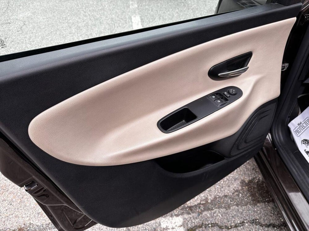 Lancia Ypsilon usata a Torino (7)