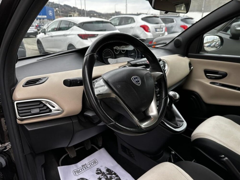 Lancia Ypsilon usata a Torino (8)