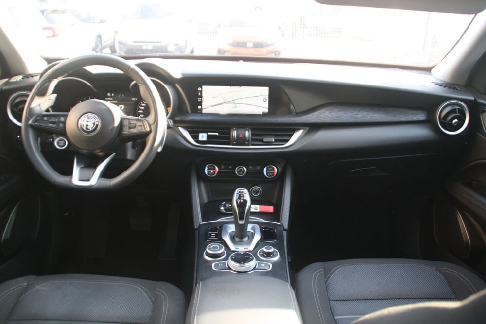 Alfa Romeo Stelvio usata a Catania (11)