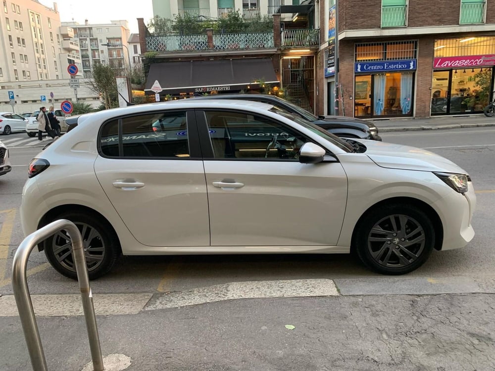 Peugeot 208 usata a Milano (6)