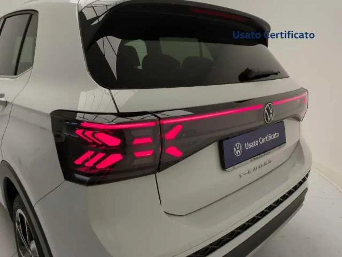 Volkswagen T-Cross nuova a Avellino (11)