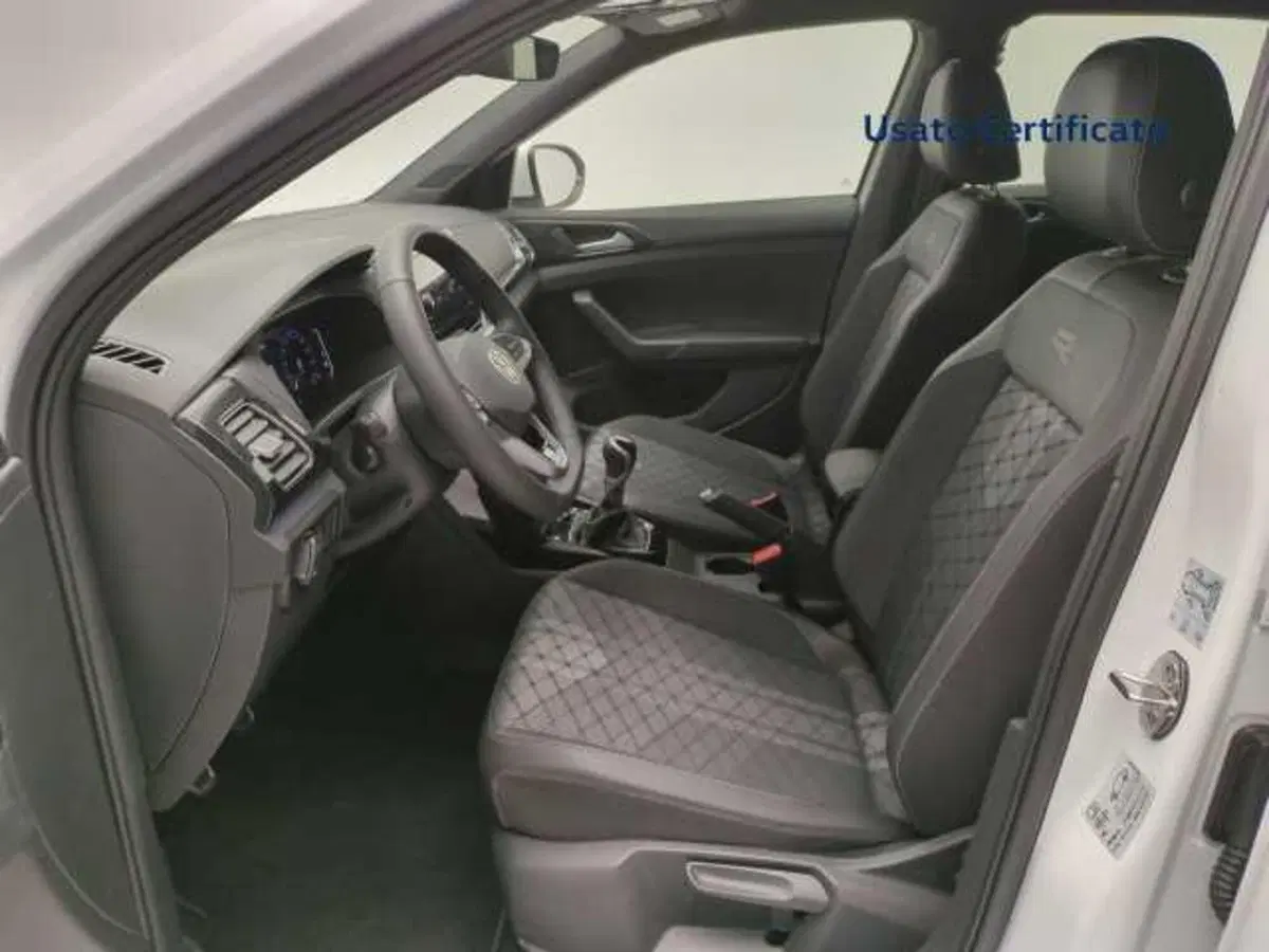 Volkswagen T-Cross nuova a Avellino (12)