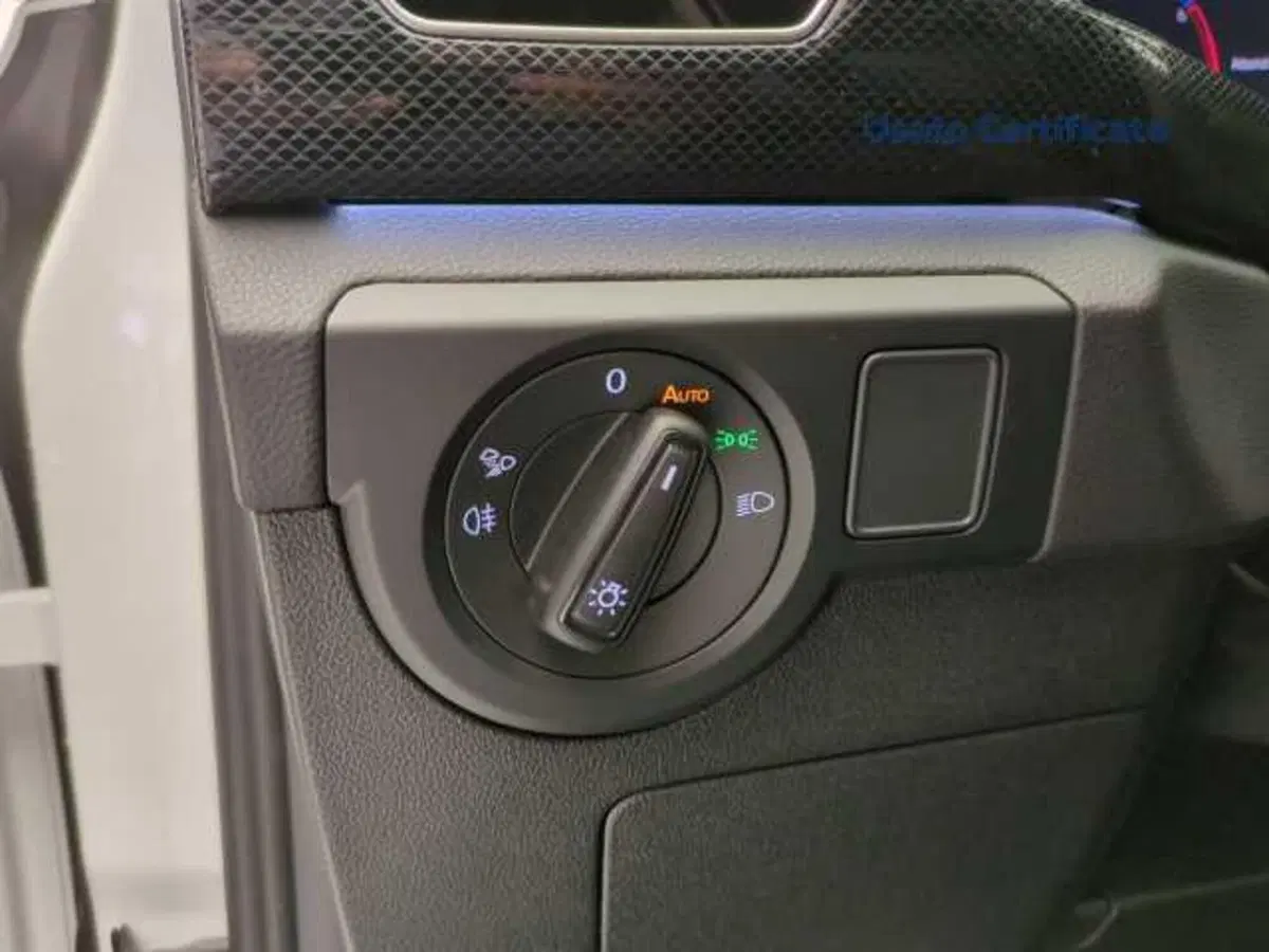 Volkswagen T-Cross nuova a Avellino (15)