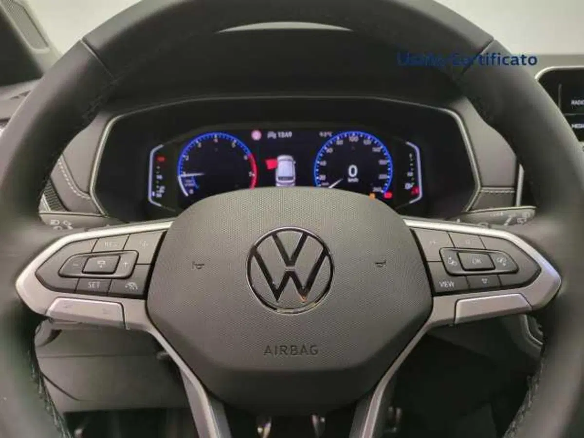 Volkswagen T-Cross nuova a Avellino (17)