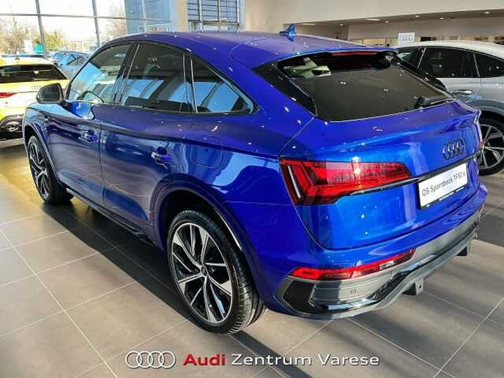 Audi Q5 Sportback nuova a Varese (4)