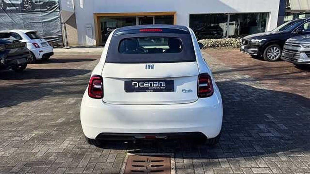 Fiat 500e Cabrio nuova a Milano (4)