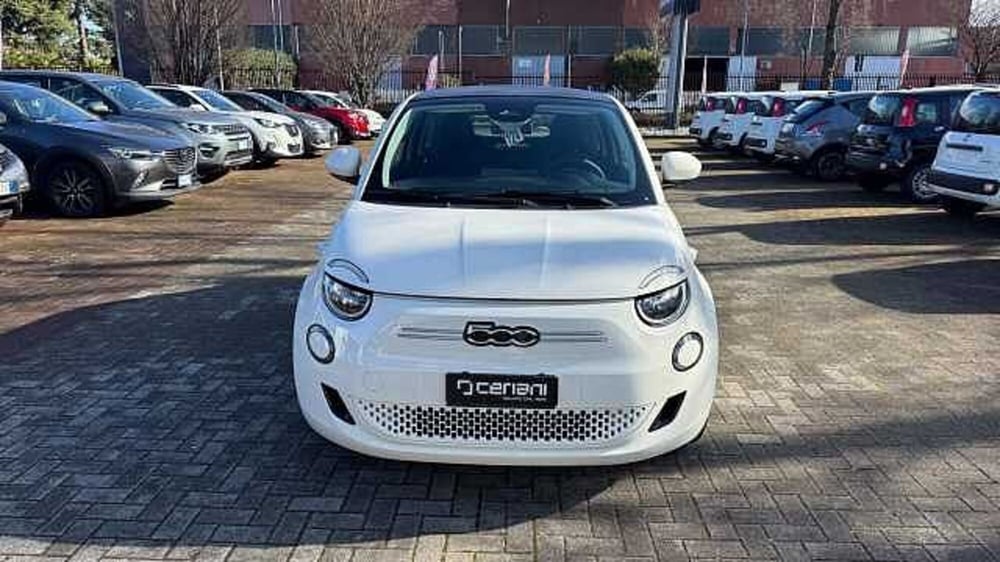 Fiat 500e Cabrio nuova a Milano (8)