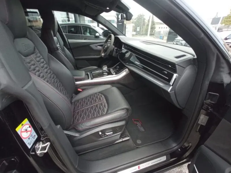 Audi RS Q8 usata a Potenza (11)