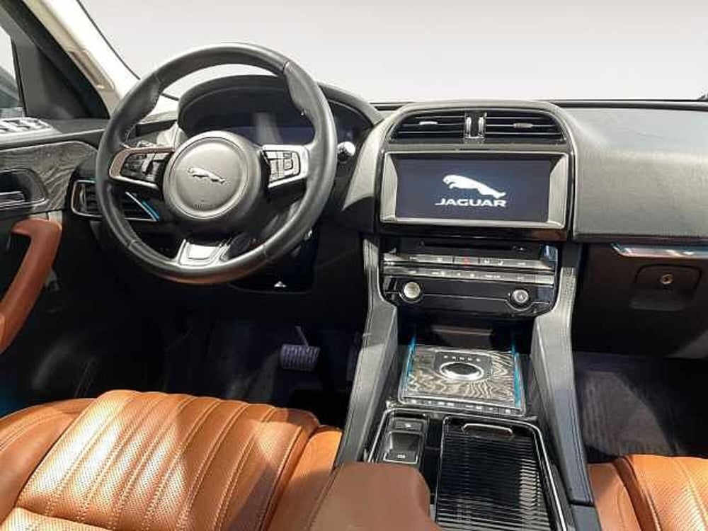 Jaguar F-Pace usata a Ravenna (12)