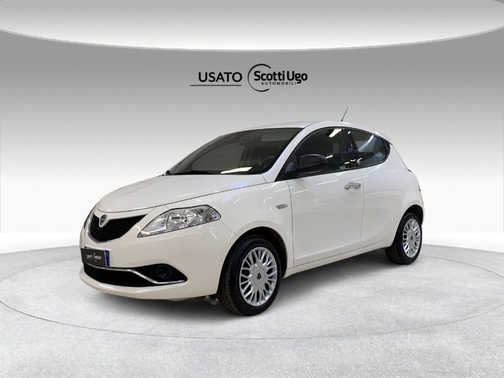 Lancia Ypsilon usata a Firenze