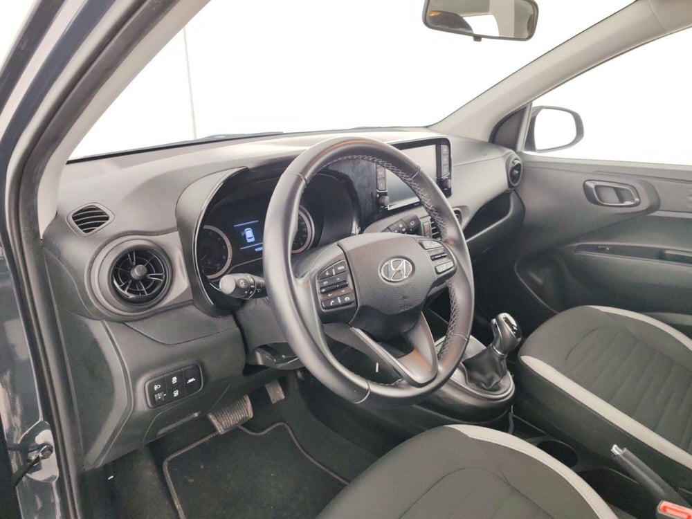 Hyundai i10 usata a Massa-Carrara (8)