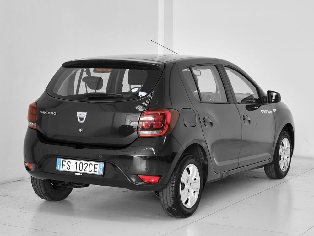 Dacia Sandero usata a Prato (7)