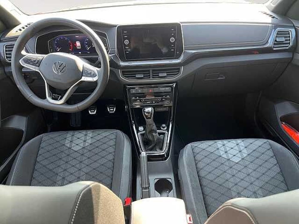 Volkswagen T-Cross nuova a Lecco (9)