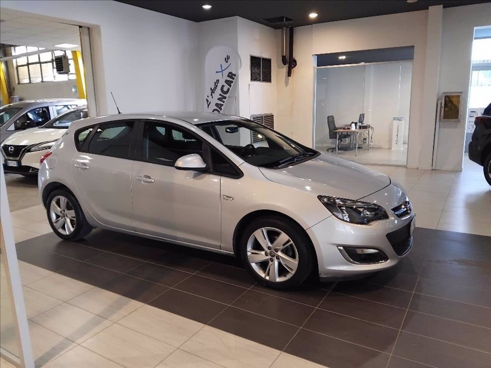 Opel Astra usata a Milano (4)