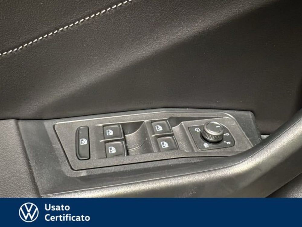 Volkswagen T-Roc nuova a Vicenza (15)
