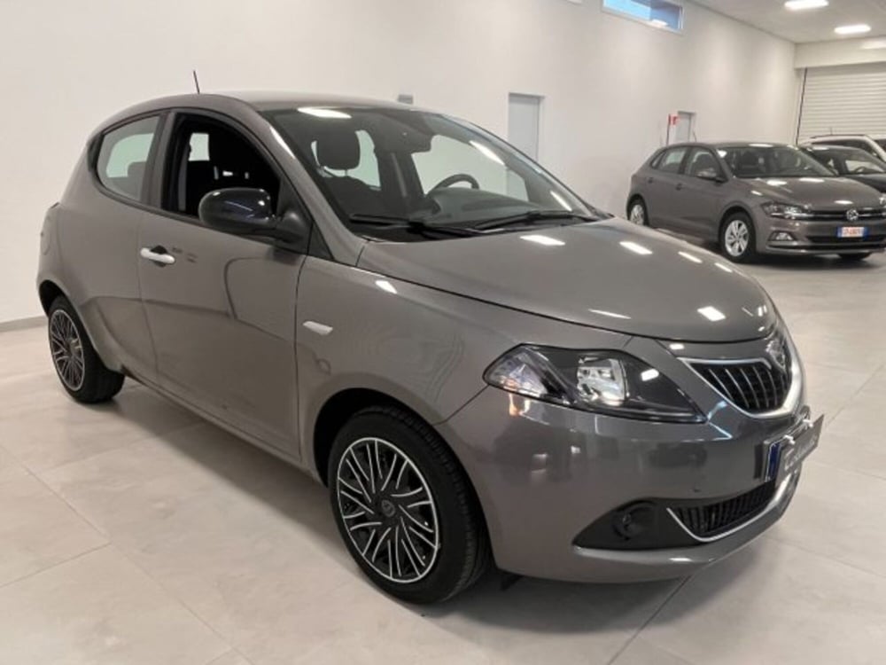 Lancia Ypsilon usata a Oristano (6)