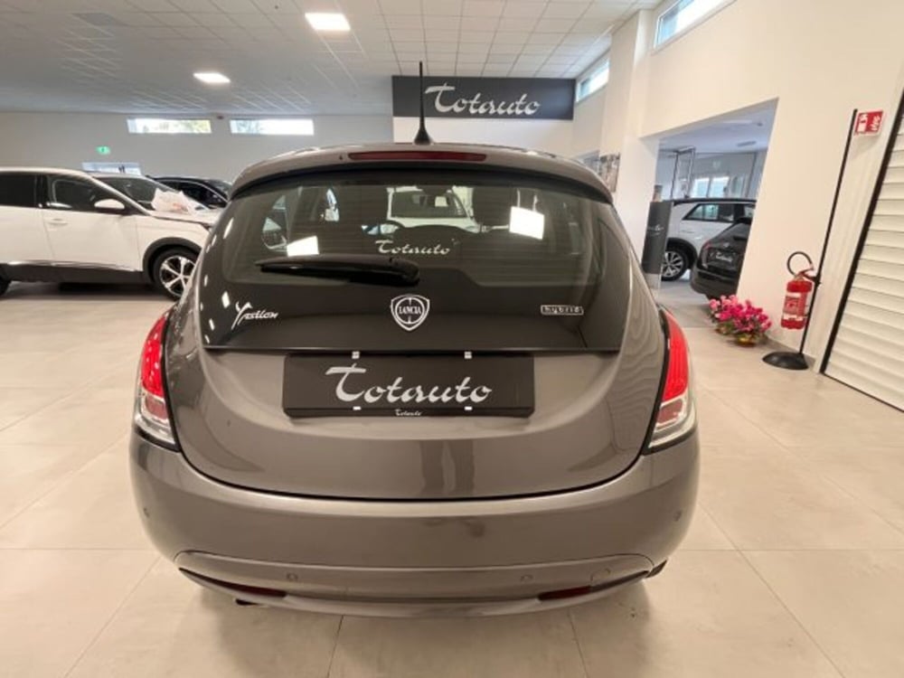 Lancia Ypsilon usata a Oristano (9)