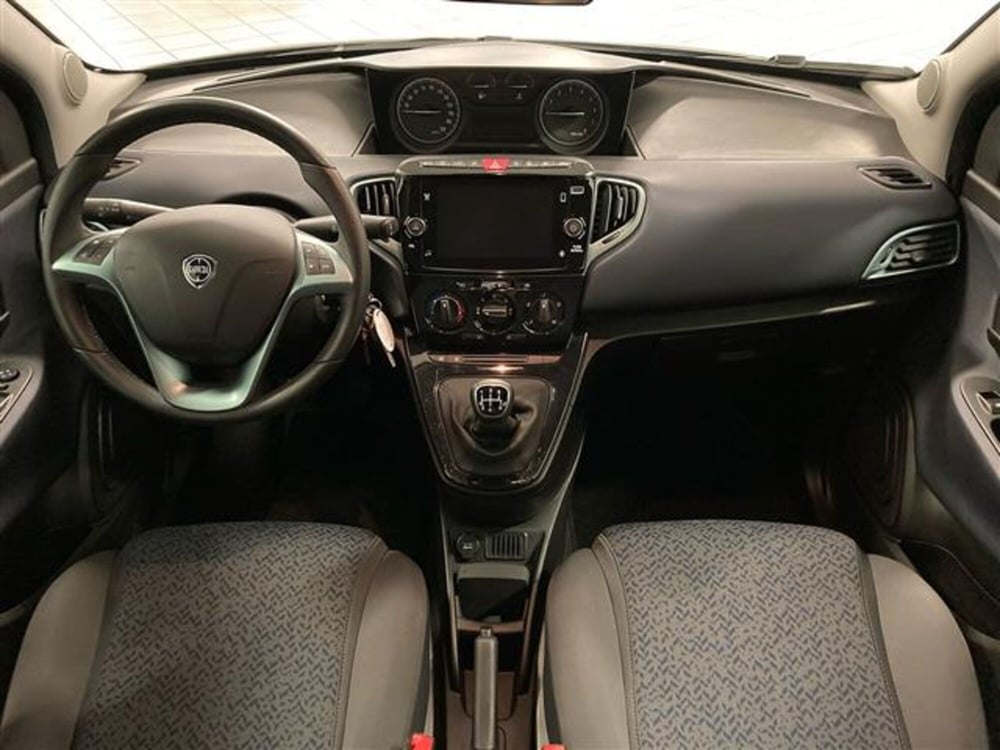 Lancia Ypsilon usata a Brescia (14)